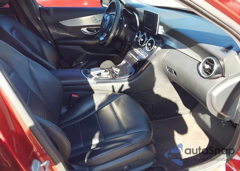 2016 Mercedes-Benz C 300 из США, поврежденный, VIN 55SWF4JB5GU150325